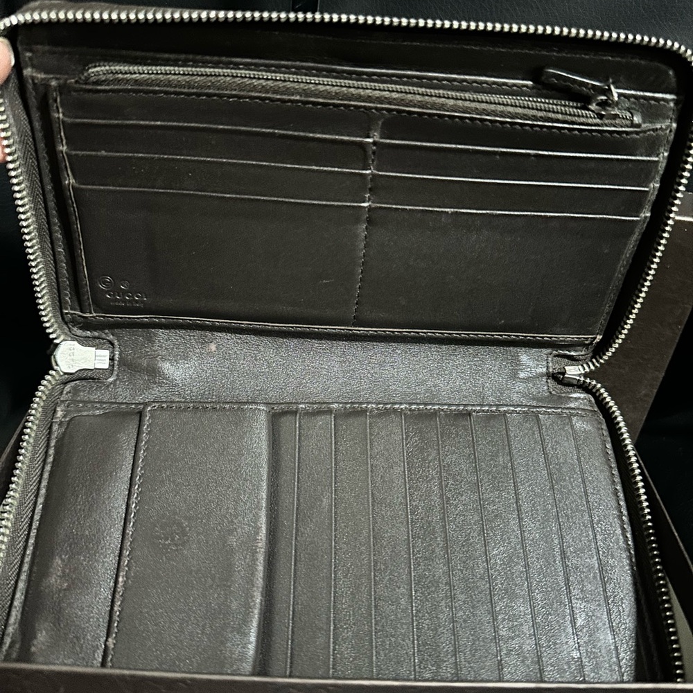 Gucci Organizer Wallet - Picture 3 of 4